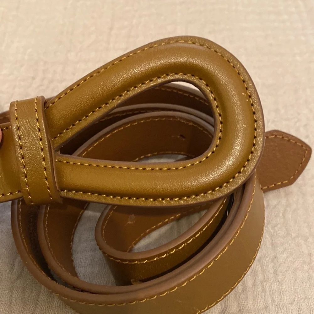 Halogen teardrop genuinely leather brown belt . Size M